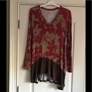 LOGO by Lori Goldstein Contrast Print Top